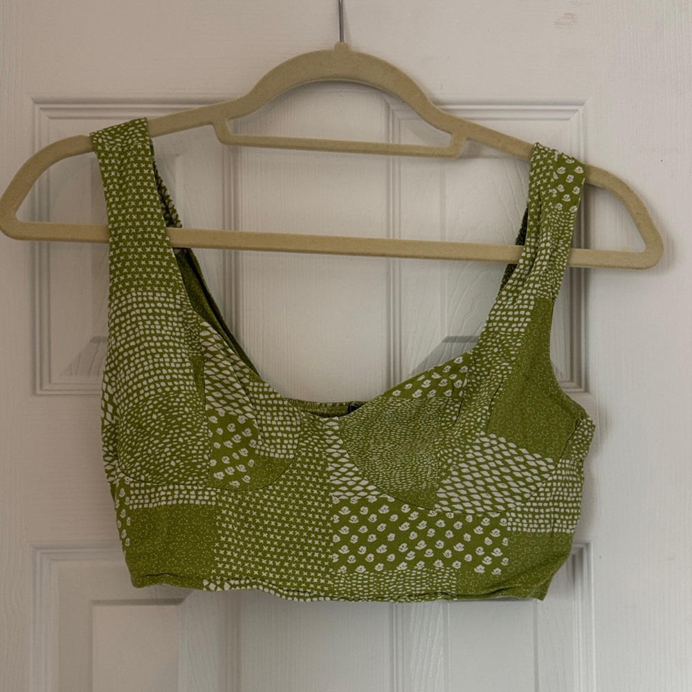 Kendall & Kylie Green and White Crop Top